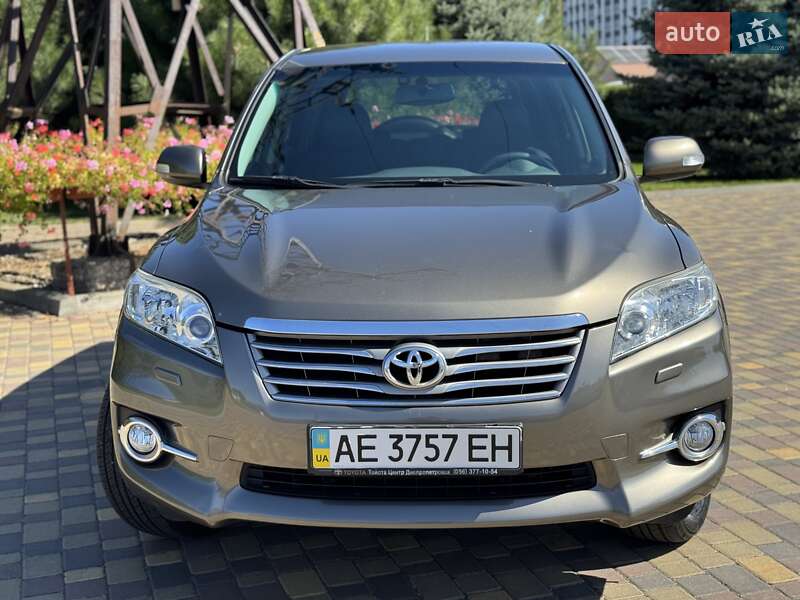 Позашляховик / Кросовер Toyota RAV4 2011 в Дніпрі