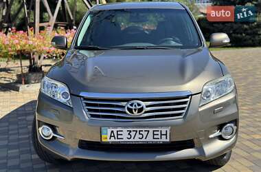 Внедорожник / Кроссовер Toyota RAV4 2011 в 