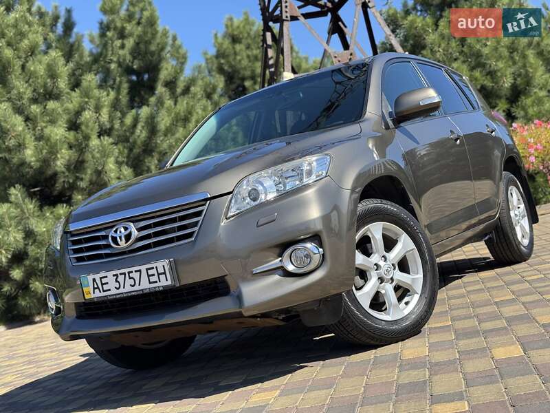 Позашляховик / Кросовер Toyota RAV4 2011 в Дніпрі