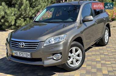 Внедорожник / Кроссовер Toyota RAV4 2011 в 