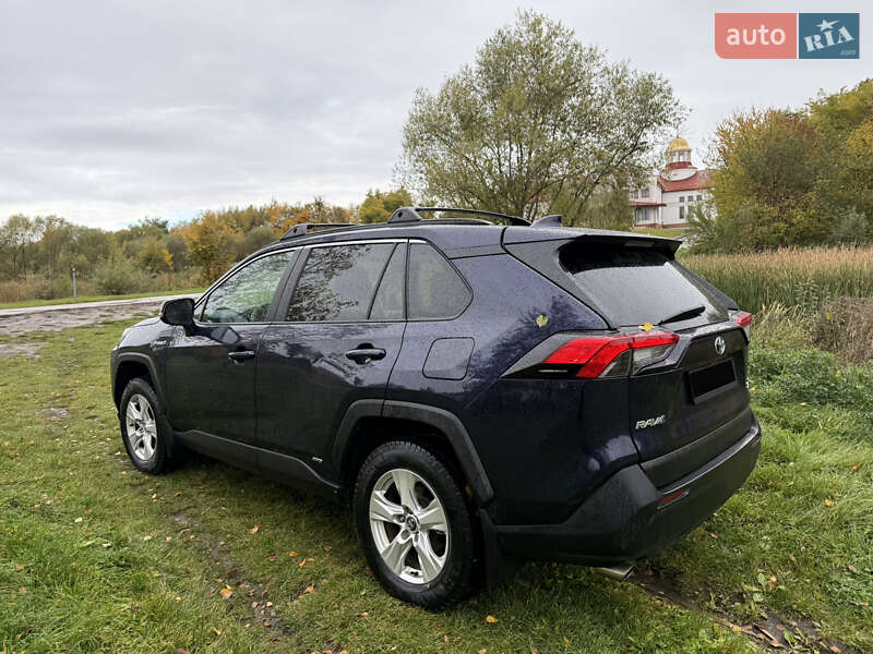 Позашляховик / Кросовер Toyota RAV4 2019 в Львові фото 12 Позашляховик / Кросовер Toyota RAV4 2019 в Львові