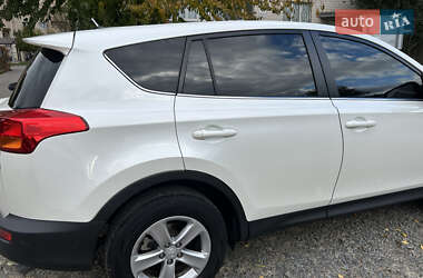 Внедорожник / Кроссовер Toyota RAV4 2013 в 