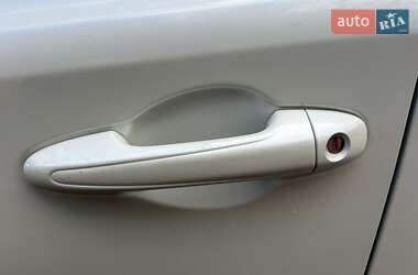 Внедорожник / Кроссовер Toyota RAV4 2013 в 