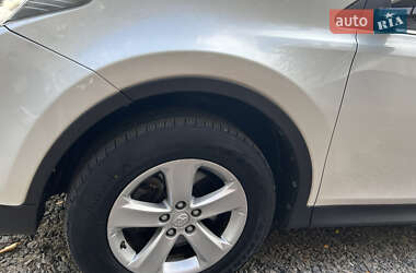 Внедорожник / Кроссовер Toyota RAV4 2013 в 