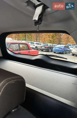Внедорожник / Кроссовер Toyota RAV4 2013 в 