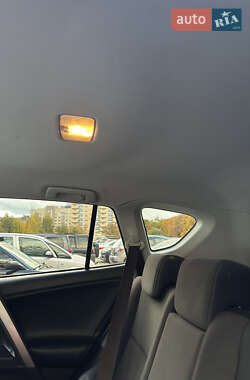 Внедорожник / Кроссовер Toyota RAV4 2013 в 