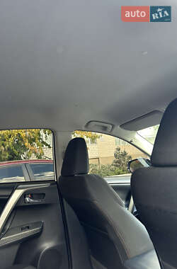 Внедорожник / Кроссовер Toyota RAV4 2013 в 
