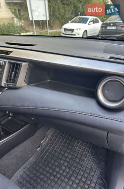 Внедорожник / Кроссовер Toyota RAV4 2013 в 