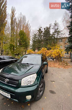 Внедорожник / Кроссовер Toyota RAV4 2004 в Киеве
