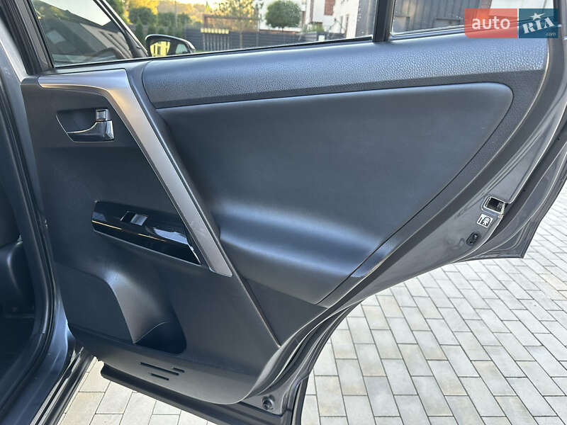 Внедорожник / Кроссовер Toyota RAV4 2016 в Умани фото 50 Внедорожник / Кроссовер Toyota RAV4 2016 в Умани