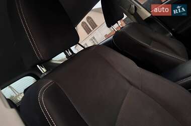 Позашляховик / Кросовер Toyota RAV4 2013 в 