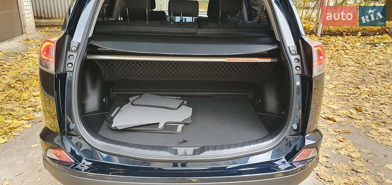 Позашляховик / Кросовер Toyota RAV4 2017 в Харкові фото 5 Позашляховик / Кросовер Toyota RAV4 2017 в Харкові