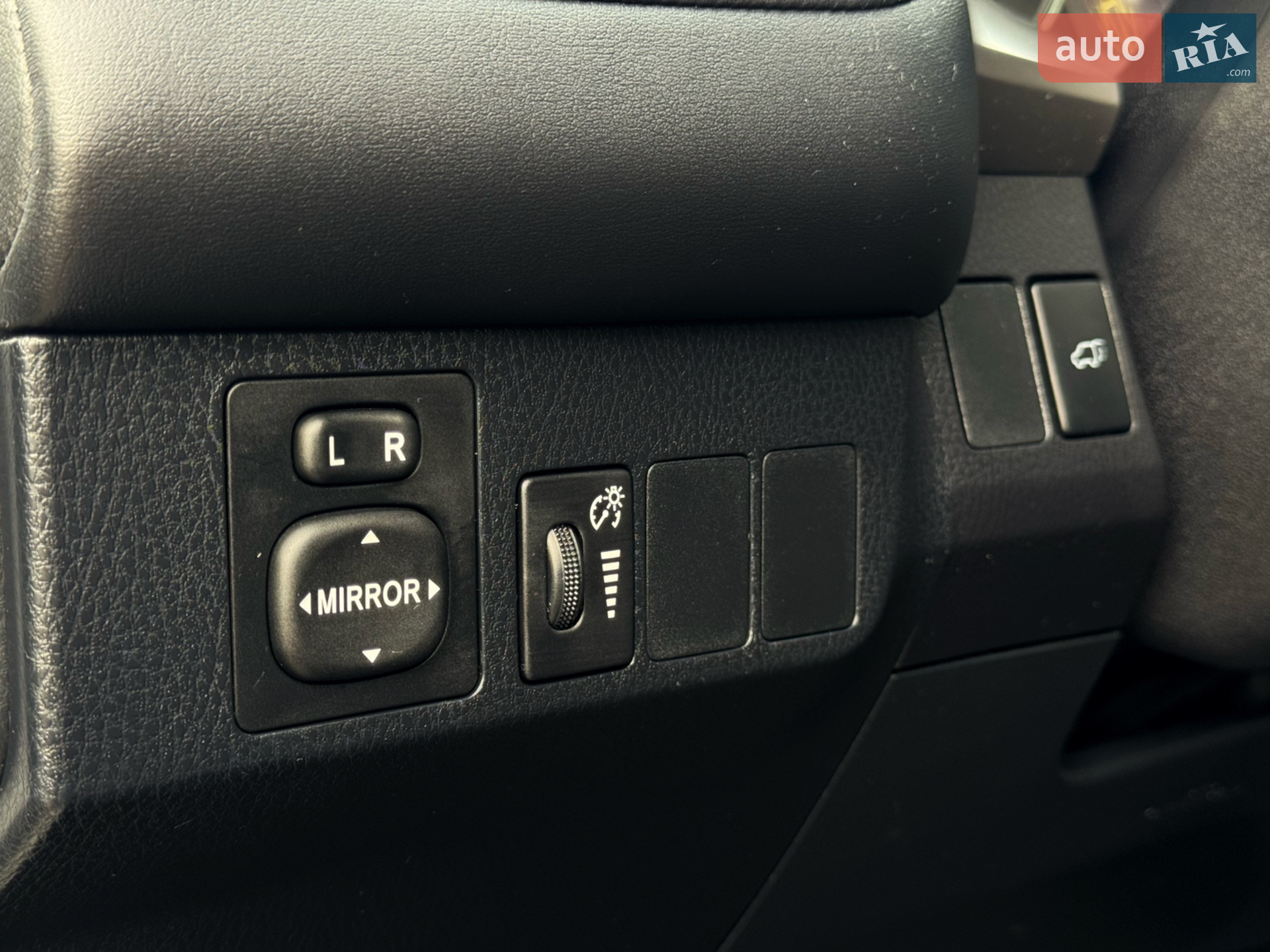 2016 Toyota RAV 4 - мініатюра 19