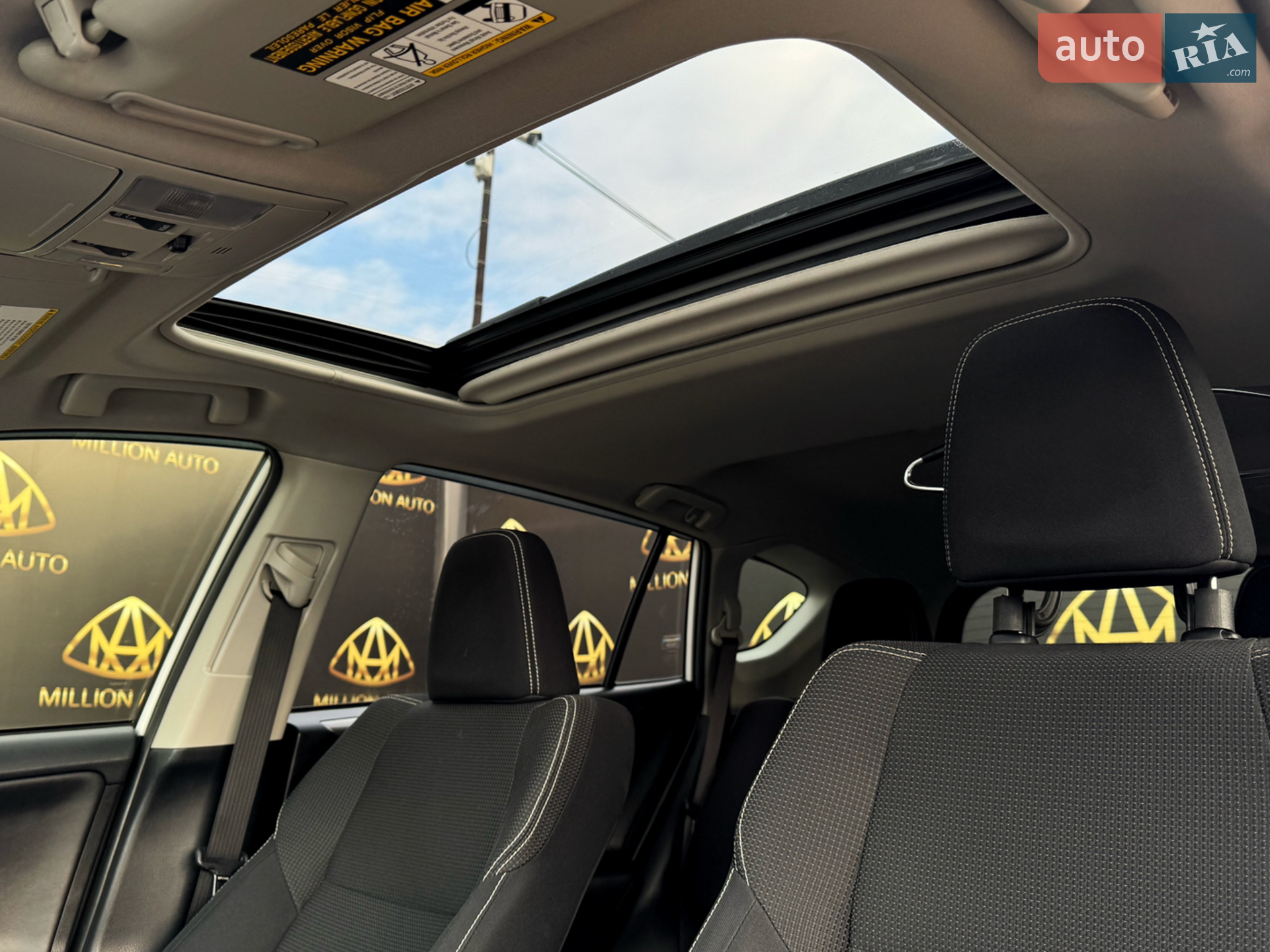 2016 Toyota RAV 4 - мініатюра 12