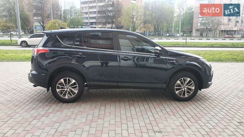 Позашляховик / Кросовер Toyota RAV4 2017 в Харкові фото 34 Позашляховик / Кросовер Toyota RAV4 2017 в Харкові