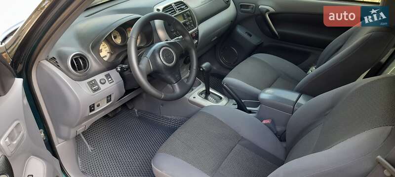 Внедорожник / Кроссовер Toyota RAV4 2002 в Одессе