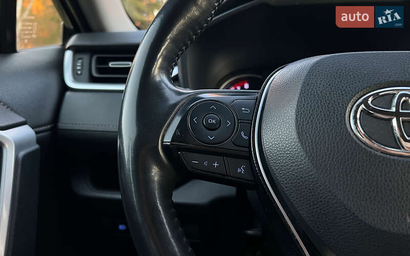 Позашляховик / Кросовер Toyota RAV4 2020 в Львові фото 11 Позашляховик / Кросовер Toyota RAV4 2020 в Львові