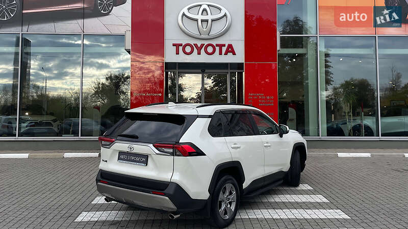 Позашляховик / Кросовер Toyota RAV4 2022 в Запоріжжі