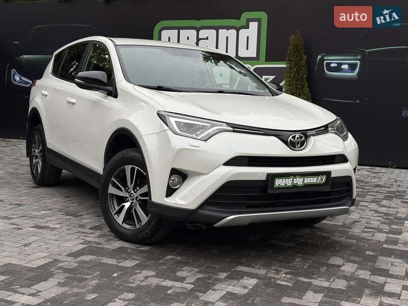 Внедорожник / Кроссовер Toyota RAV4 2016 в Киеве