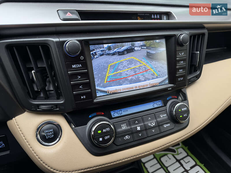 Внедорожник / Кроссовер Toyota RAV4 2016 в Киеве