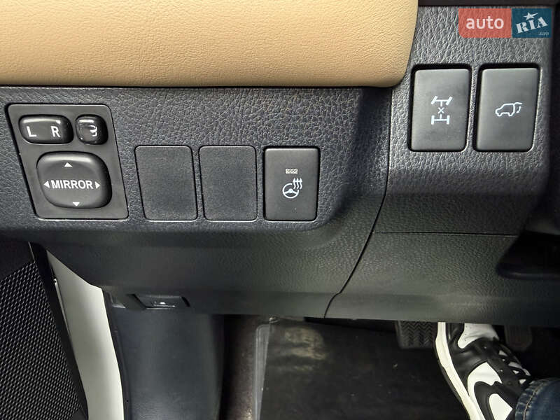 Внедорожник / Кроссовер Toyota RAV4 2016 в Киеве