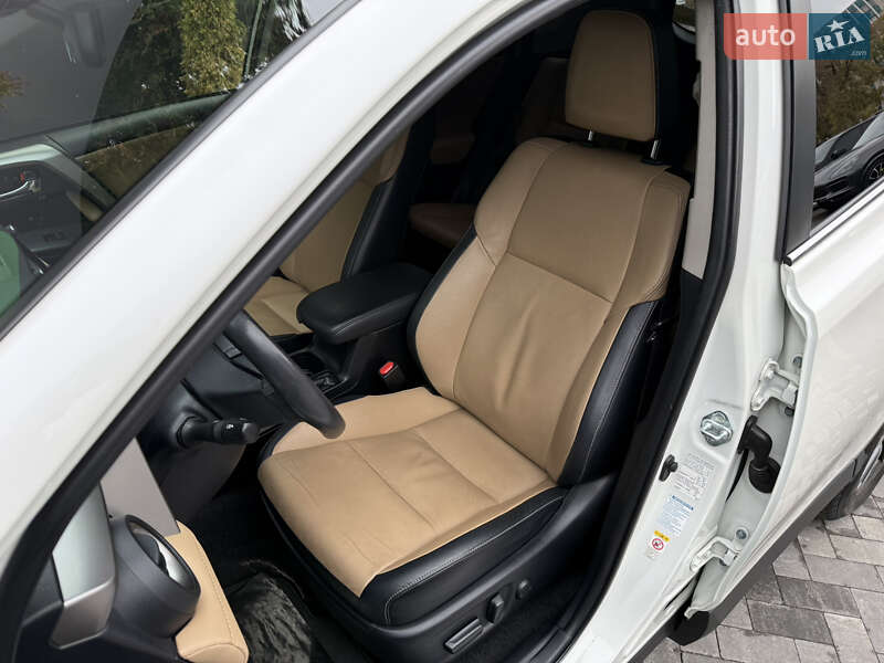 Внедорожник / Кроссовер Toyota RAV4 2016 в Киеве