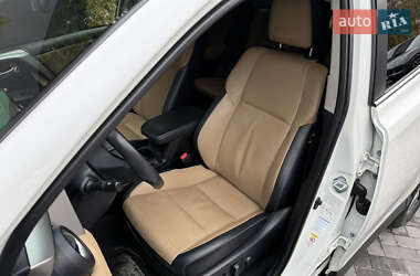Внедорожник / Кроссовер Toyota RAV4 2016 в 