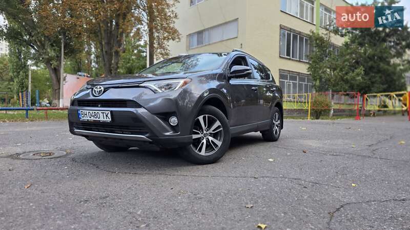 Позашляховик / Кросовер Toyota RAV4 2016 в Одесі