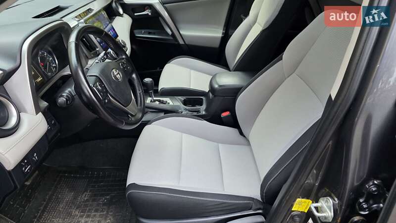 Позашляховик / Кросовер Toyota RAV4 2016 в Одесі