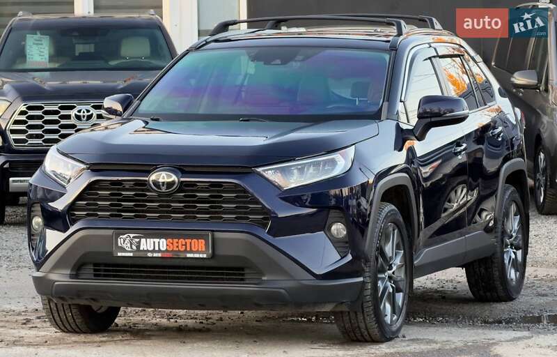 Внедорожник / Кроссовер Toyota RAV4 2019 в Харькове