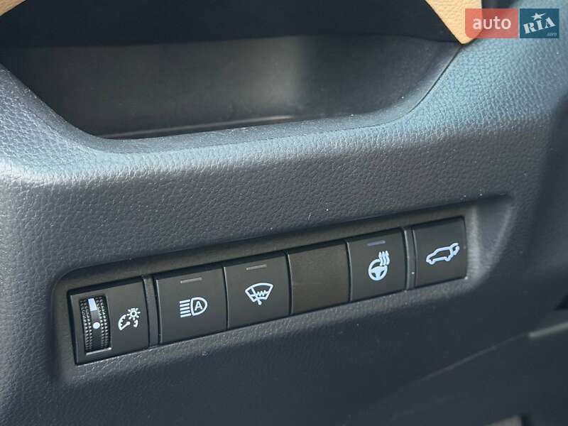 Внедорожник / Кроссовер Toyota RAV4 2019 в Харькове