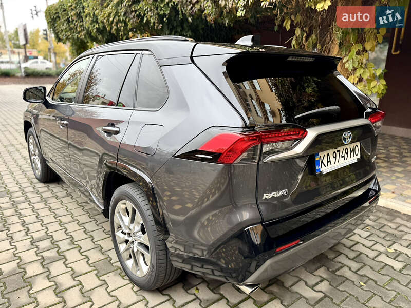 Позашляховик / Кросовер Toyota RAV4 2020 в Києві