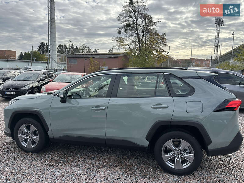 Внедорожник / Кроссовер Toyota RAV4 2022 в Полтаве