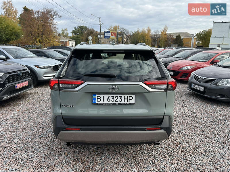 Внедорожник / Кроссовер Toyota RAV4 2022 в Полтаве