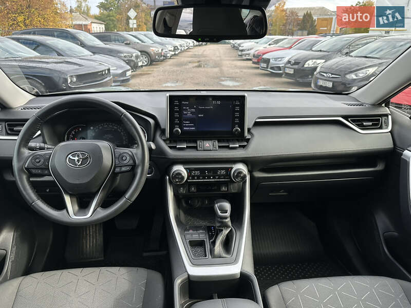 Внедорожник / Кроссовер Toyota RAV4 2022 в Полтаве