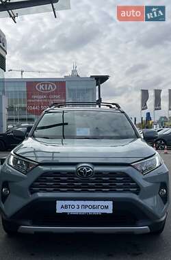 Внедорожник / Кроссовер Toyota RAV4 2021 в 