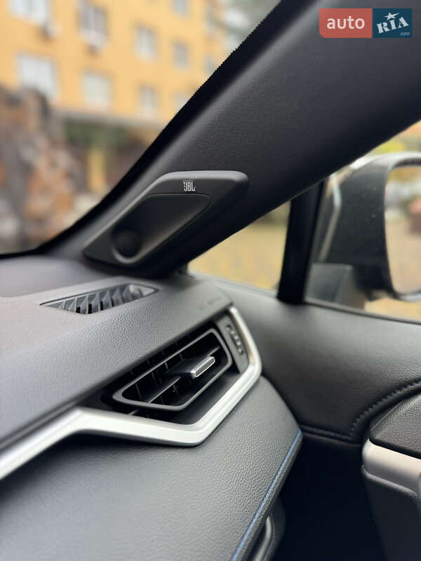 Позашляховик / Кросовер Toyota RAV4 2020 в Києві