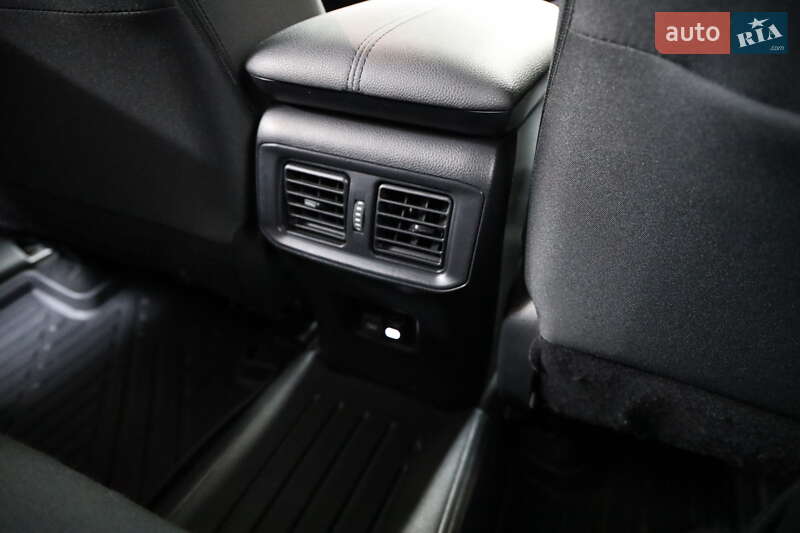 Внедорожник / Кроссовер Toyota RAV4 2023 в Луцке фото 33 Внедорожник / Кроссовер Toyota RAV4 2023 в Луцке