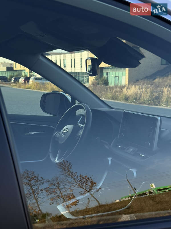 Внедорожник / Кроссовер Toyota RAV4 2021 в Хмельницком