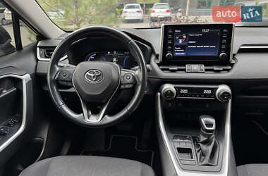 Внедорожник / Кроссовер Toyota RAV4 2020 в 