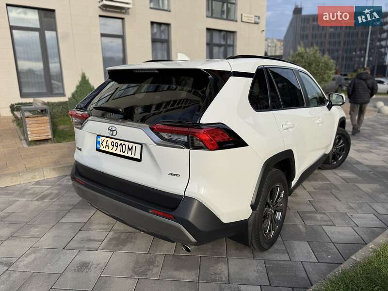 Внедорожник / Кроссовер Toyota RAV4 2023 в Киеве фото 3 Внедорожник / Кроссовер Toyota RAV4 2023 в Киеве
