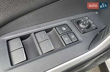 Внедорожник / Кроссовер Toyota RAV4 2023 в 