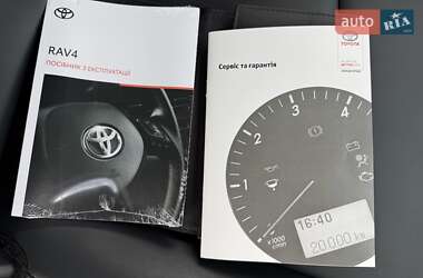 Внедорожник / Кроссовер Toyota RAV4 2023 в 