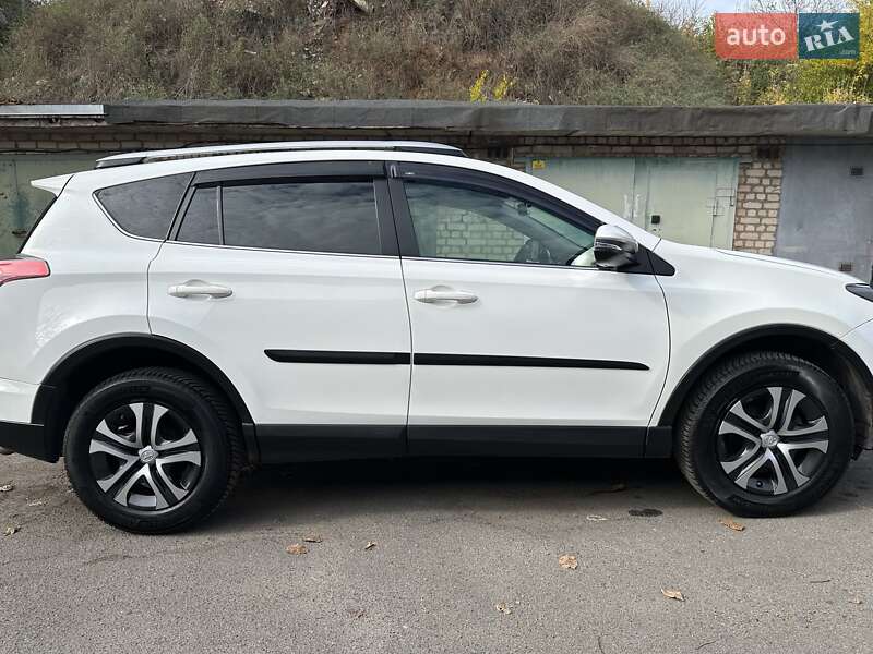 Внедорожник / Кроссовер Toyota RAV4 2016 в Кривом Роге фото 3 Внедорожник / Кроссовер Toyota RAV4 2016 в Кривом Роге