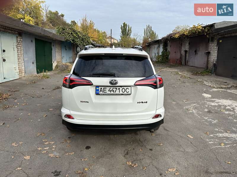 Внедорожник / Кроссовер Toyota RAV4 2016 в Кривом Роге фото 6 Внедорожник / Кроссовер Toyota RAV4 2016 в Кривом Роге