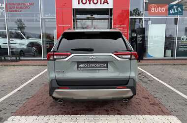 Внедорожник / Кроссовер Toyota RAV4 2023 в 