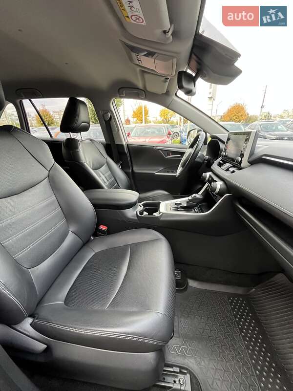 Позашляховик / Кросовер Toyota RAV4 2019 в Києві фото 16 Позашляховик / Кросовер Toyota RAV4 2019 в Києві
