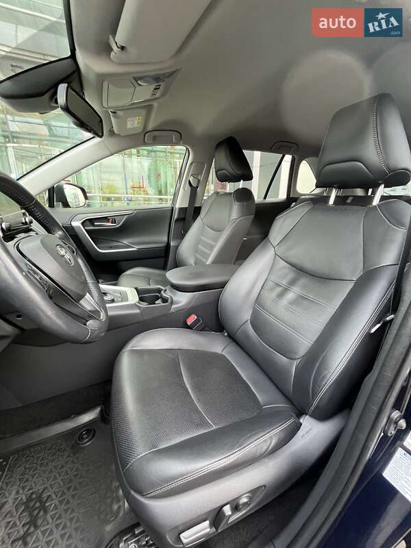 Позашляховик / Кросовер Toyota RAV4 2019 в Києві фото 21 Позашляховик / Кросовер Toyota RAV4 2019 в Києві