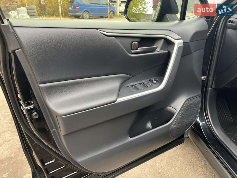 Внедорожник / Кроссовер Toyota RAV4 2019 в Тернополе фото 22 Внедорожник / Кроссовер Toyota RAV4 2019 в Тернополе