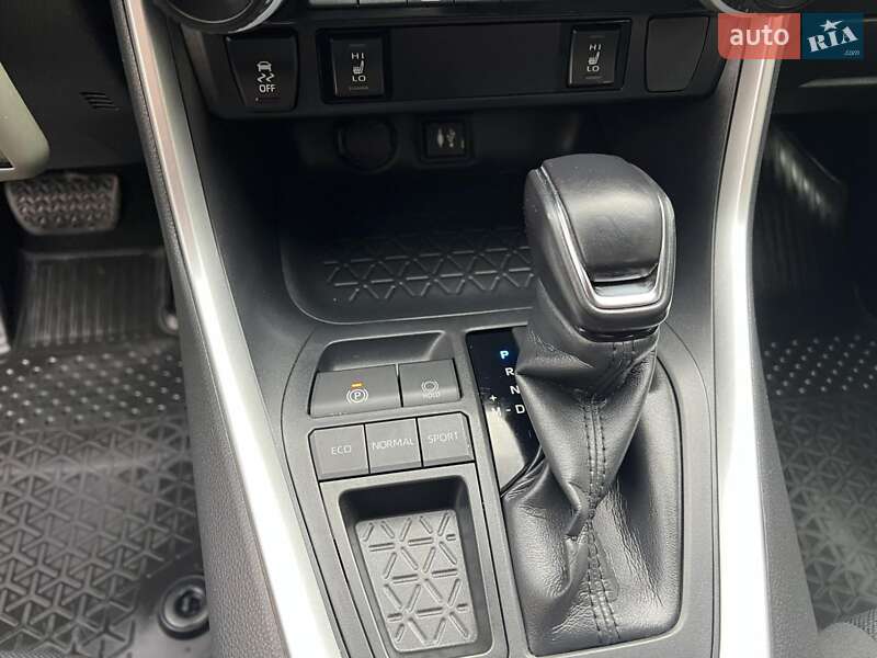 Внедорожник / Кроссовер Toyota RAV4 2019 в Тернополе фото 28 Внедорожник / Кроссовер Toyota RAV4 2019 в Тернополе
